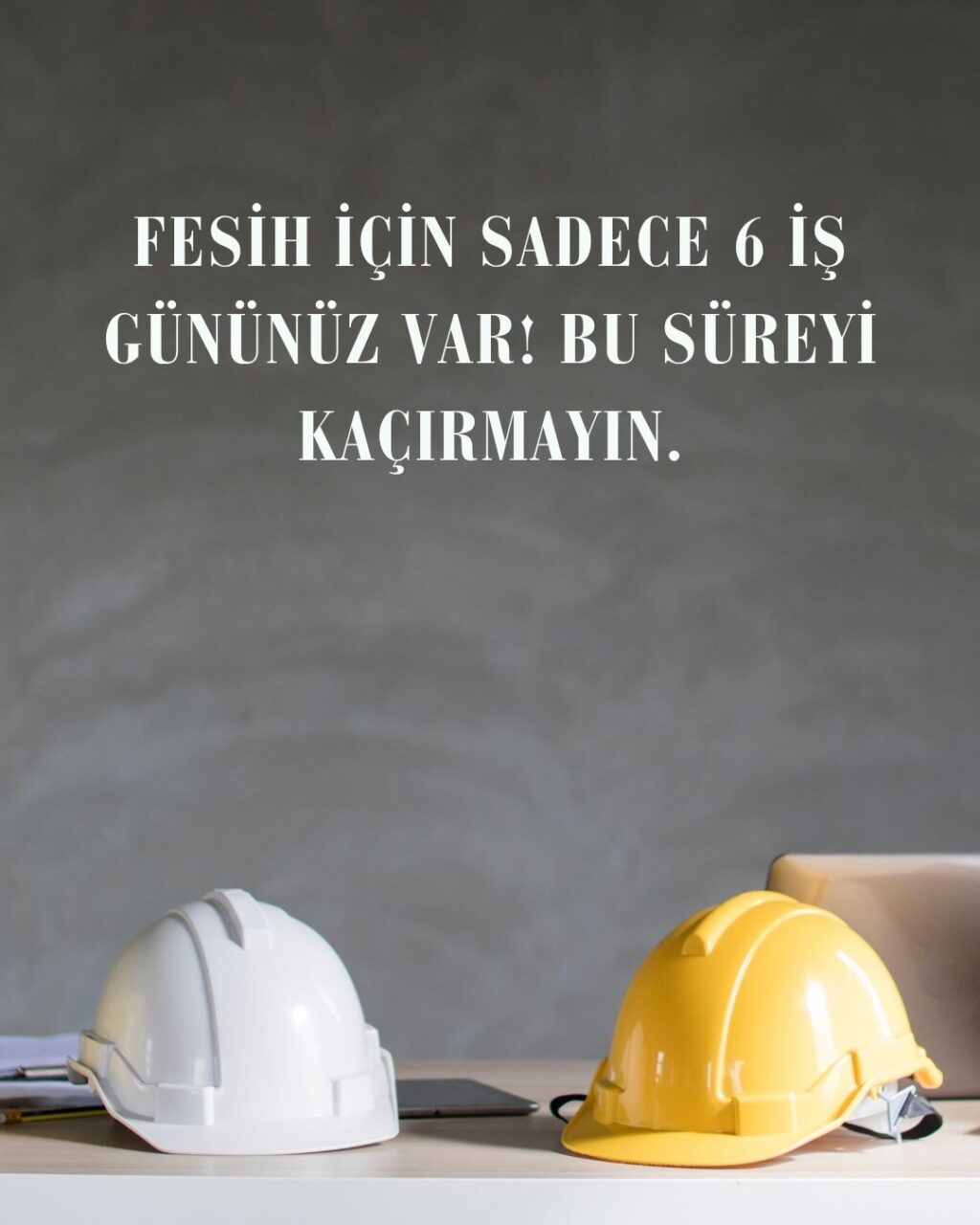 İş sözleşmesinin haklı nedenle derhal fesih süresi olan 6 iş günü kuralını gösteren, üzerinde takvim ve kum saati olan bir konsept görsel.